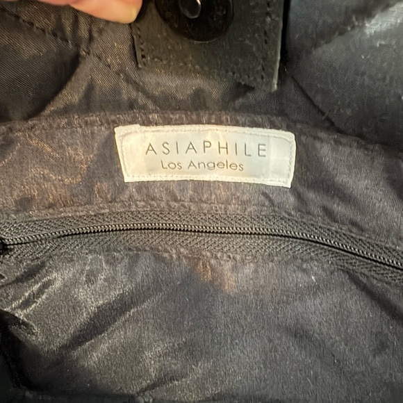 Elegant Brown Intricate Woven Tote with Tortoise Shell Handles - Picture 5 of 7